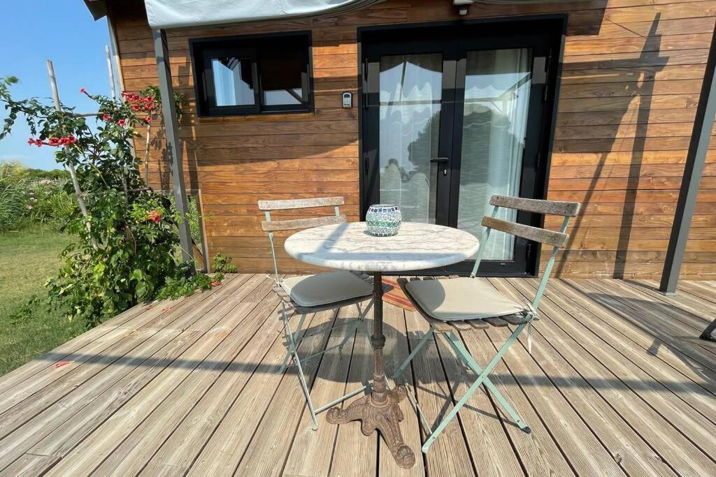 Myinsolite - Tiny-House, Jacuzzi, Brasero, Piscine 에그모르트 외부 사진